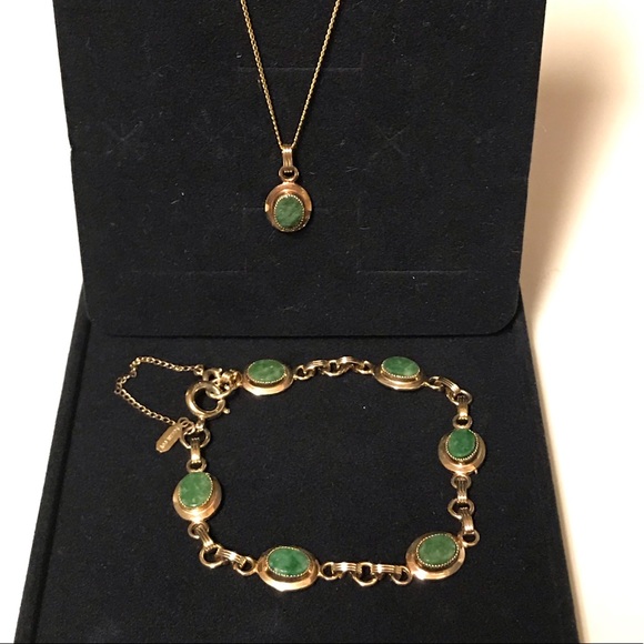 Jewelry - Vintage Sarah Coventry jade set